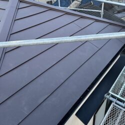 京都市伏見区にて　屋根の断熱・遮熱希望のお客様。スーパーガルテクトカバー工法にて屋根リフォームいたしました。