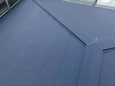 屋根材で耐久性が変わる！瓦・スレート・金属の特徴を徹底比較